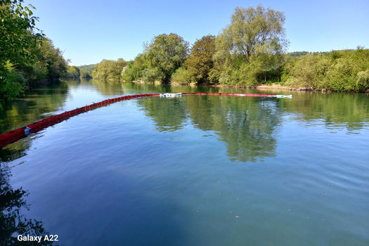 Pollution hydrocarbure dans la Marne à Luzancy