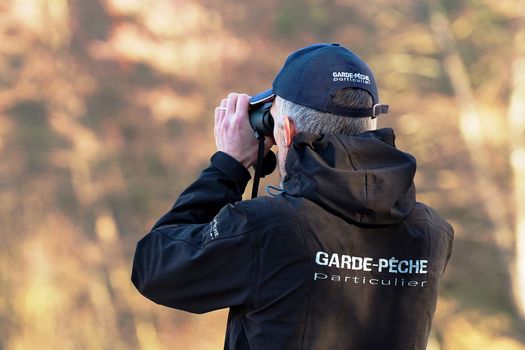 Opérations de contrôle de nuit sur les étangs fédéraux